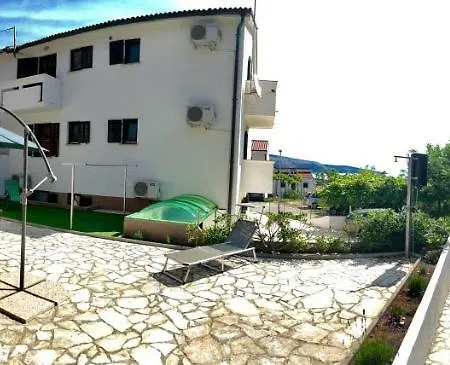 Lisac Apartman *